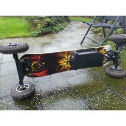 Off-road elektrische skateboard