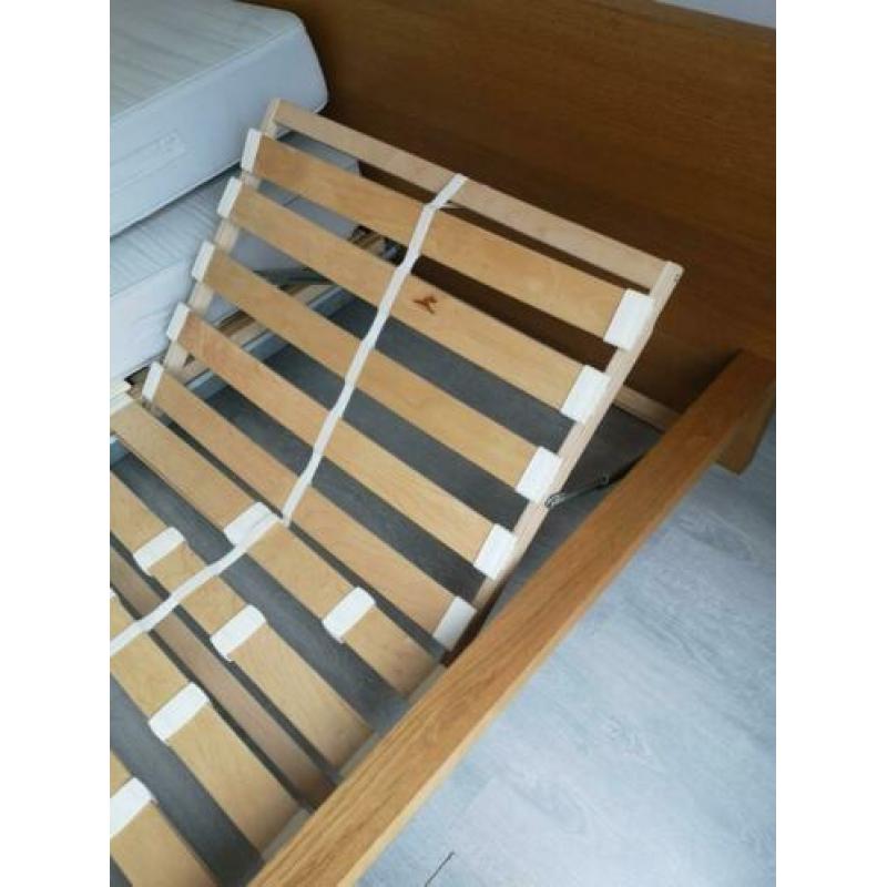 180 * 220 bed ikea malm + lattenbodem 90 en matrassen