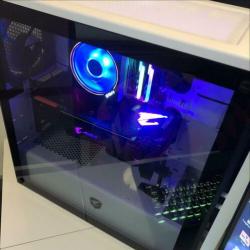 Gloednieuwe Gaming Desktop RTX2080