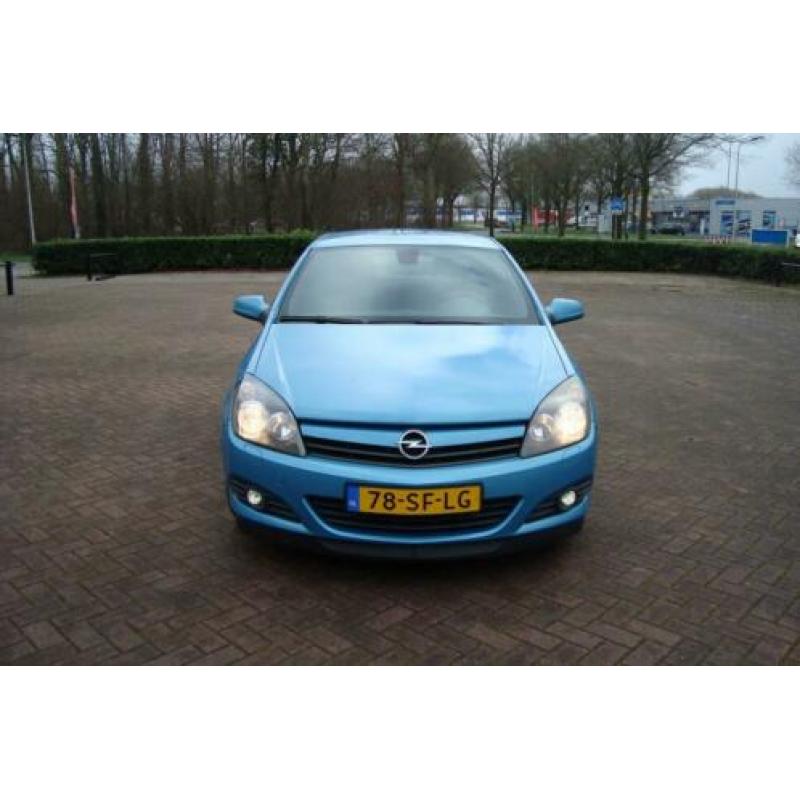 Opel Astra GTC 1.9 CDTi Cosmo NAVI PDC AIRCO NEW APK