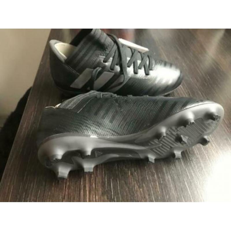 Adidas Nemeziz jr zwart mt33 nieuw