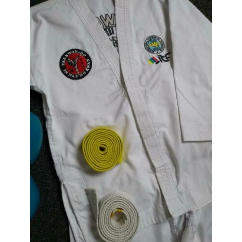 Taekwondo uitrusting pak schoenen handschoenen