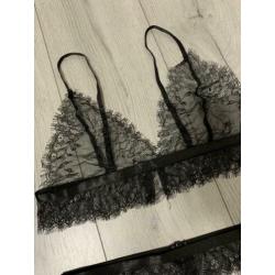 Nieuwe zwarte lingerieset maat L slip bh jarretelgordel 80CD