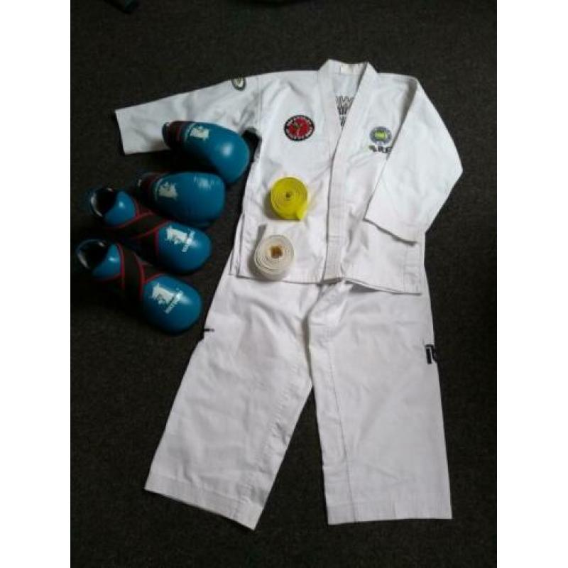 Taekwondo uitrusting pak schoenen handschoenen