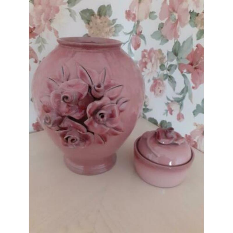 Rozen vaas en schaaltje- zgan- rose