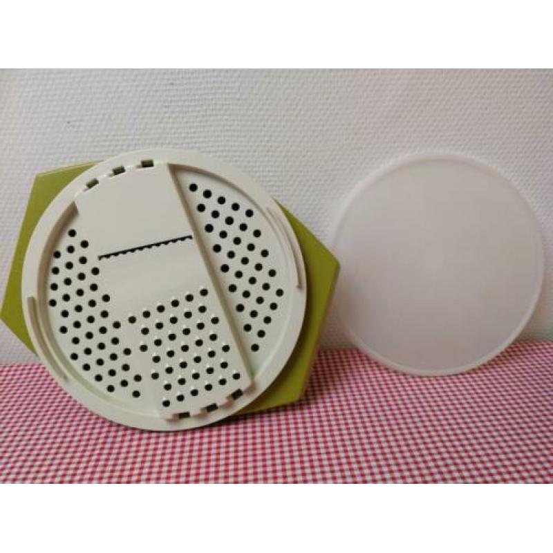 Mooie Vintage Groene Tupperware Rasp met opvangbak en deksel