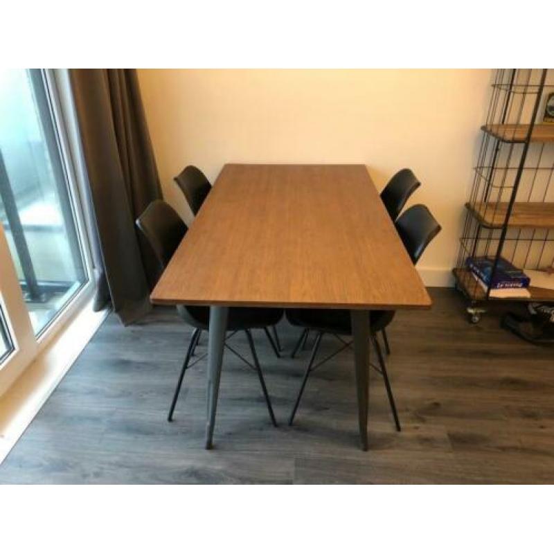 Eettafelset inclusief 4 stoelen