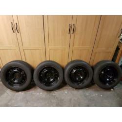 Winterbanden peugeot 3008/5008,C3,C4,307,308 215/55/R16