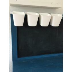 Mooie steigerhouten kinderspeeltafel met krijtbord
