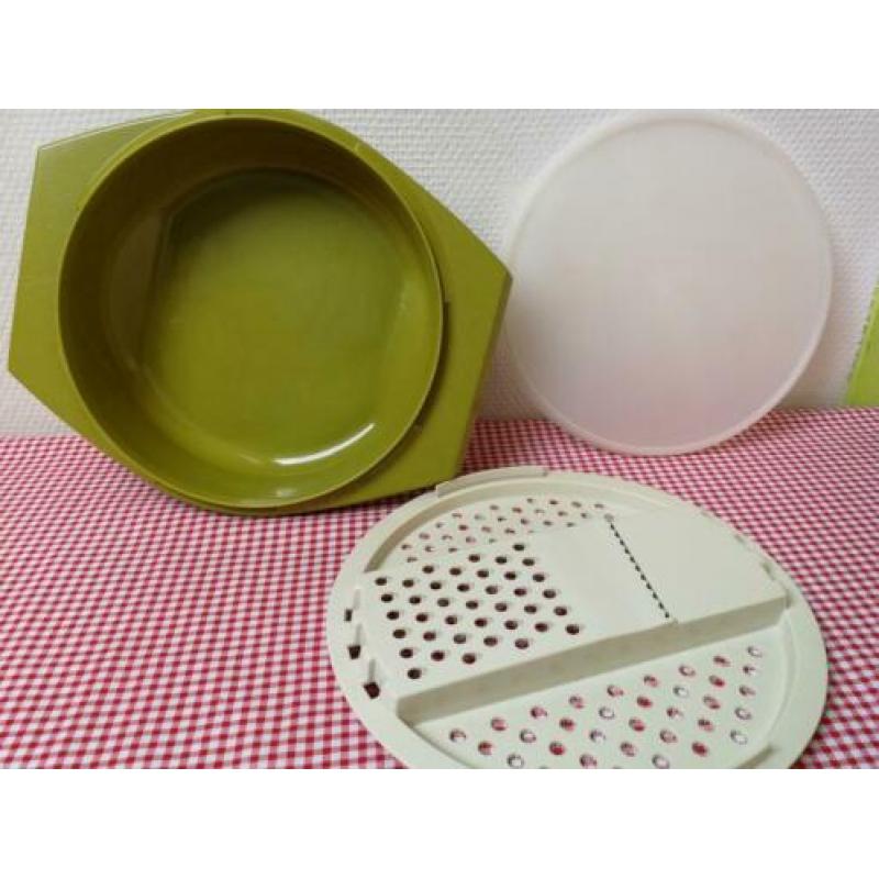 Mooie Vintage Groene Tupperware Rasp met opvangbak en deksel