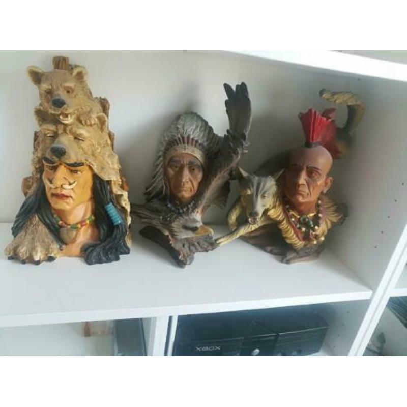 Grote indianen beelden (+/- 40 cm) hoog