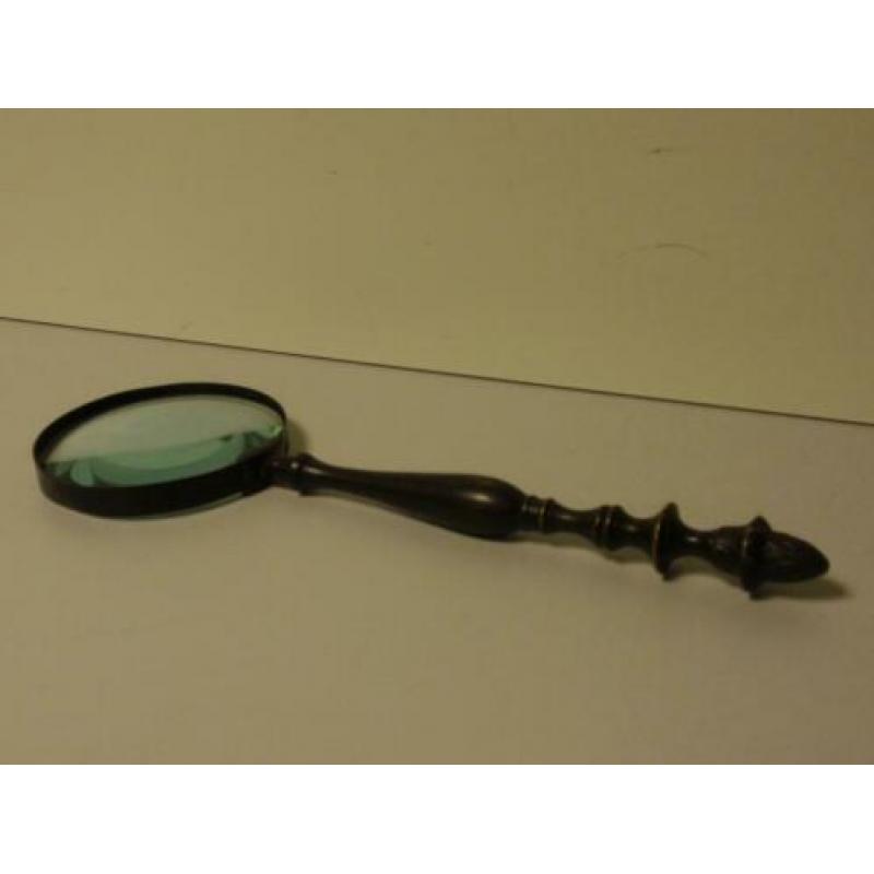 Antiek vergrootglas / loep met mooi bewerkt bronzen handvat