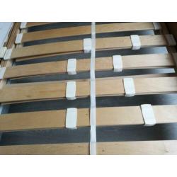 180 * 220 bed ikea malm + lattenbodem 90 en matrassen