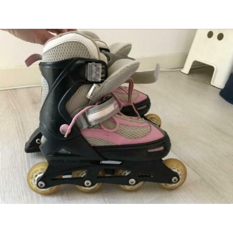 Nette roze skeelers. In maat verstelbaar 32-35