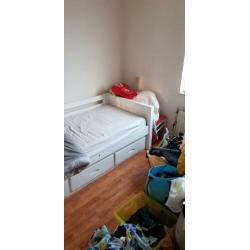 Mooi junior bed.ziet er nog heel goed uit.