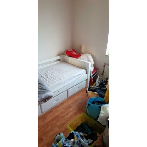 Mooi junior bed.ziet er nog heel goed uit.