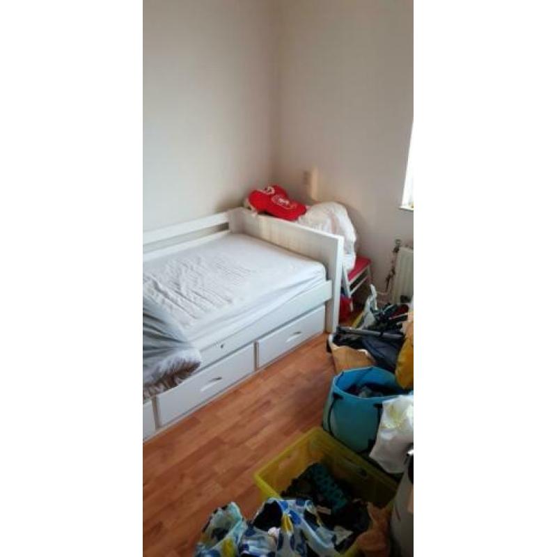 Mooi junior bed.ziet er nog heel goed uit.