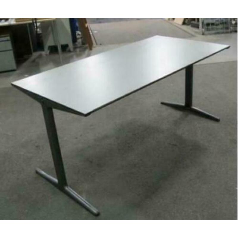 Ahrend mehes bureau 160x80 verstelbaar hoogte