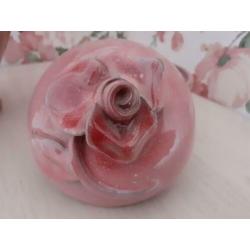 Rozen vaas en schaaltje- zgan- rose