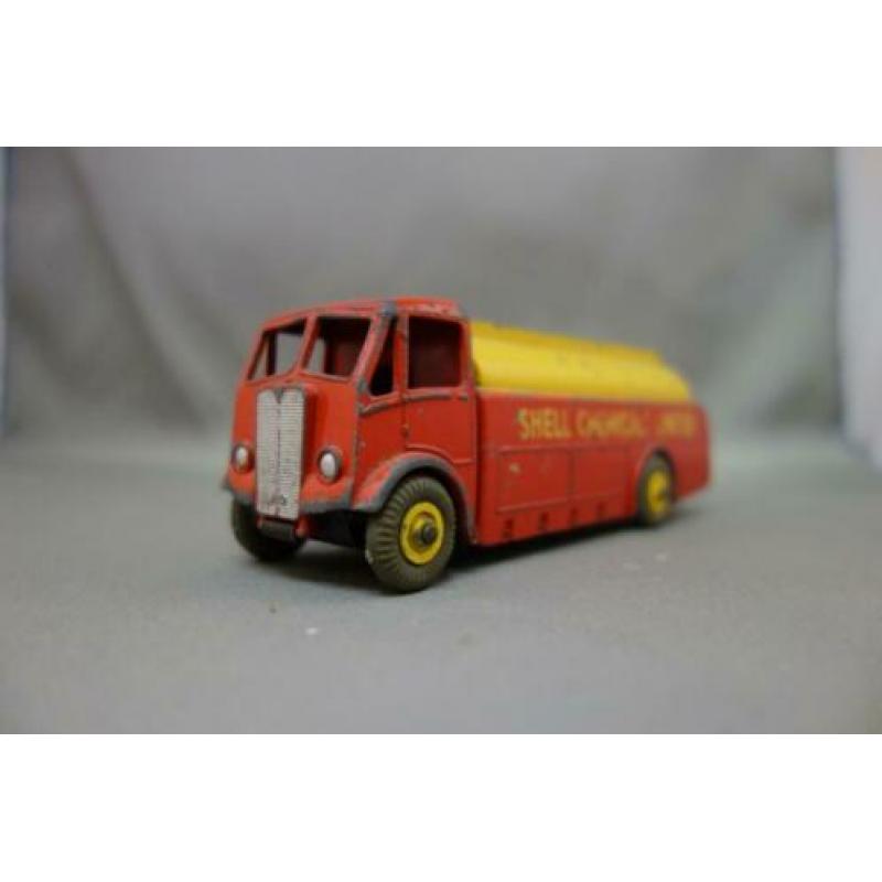 No Number Dinky Toys A.E.C. Monarch Thompson tank Shell