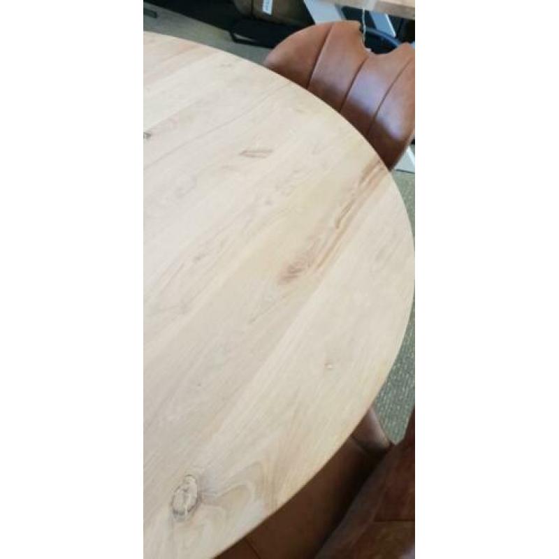 #555 massief eiken ronde eettafel 140 doorsnee