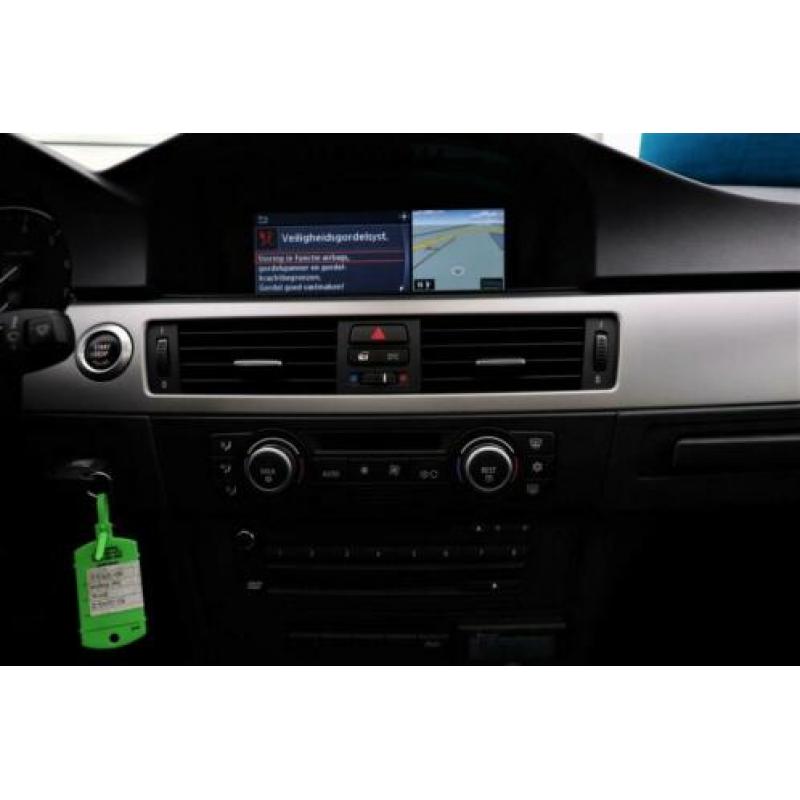 BMW 3 Serie Touring 320i Business Line *Lees advertentie* |