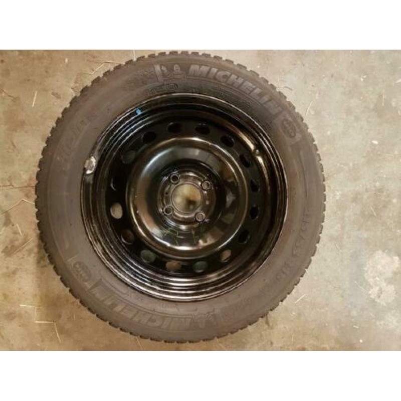 Winterbanden peugeot 3008/5008,C3,C4,307,308 215/55/R16