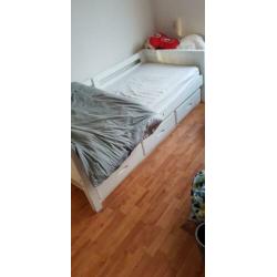 Mooi junior bed.ziet er nog heel goed uit.
