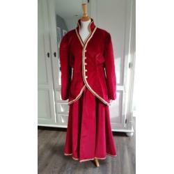Rood fluwelen kostuum maat XL (44-46)