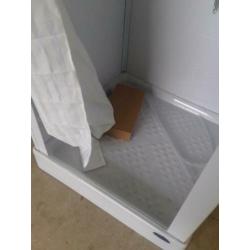 Te koop mobiele Broyeur nooddouche met 80 L. Boiler