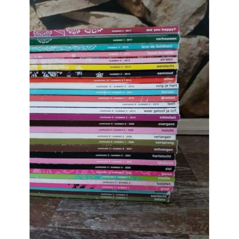29 stuks Happinez tijdschriften