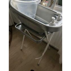 Bebejou badje met standaard en tummytub zilver/grijs