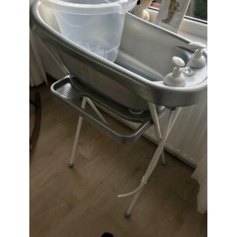 Bebejou badje met standaard en tummytub zilver/grijs