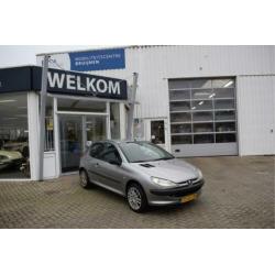 Peugeot 206 1.1 XR *Lichtm. wielen - leuke auto!* (bj 2001)