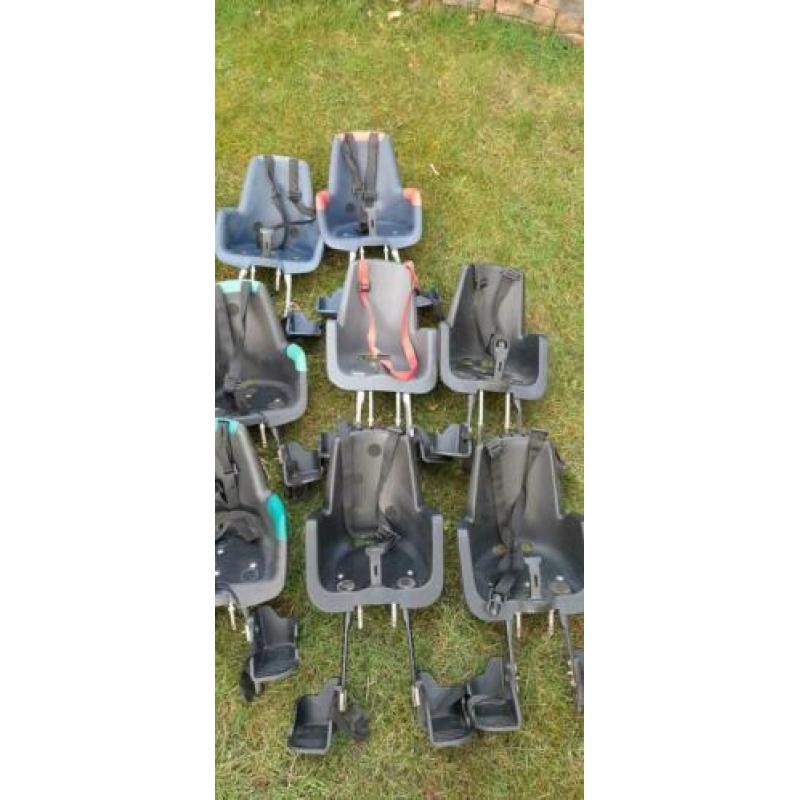 Moet weg, 17 bobike voorzitjes (partij diverse)