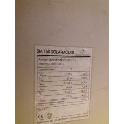 2 setjes zonnepanelen met omvormers