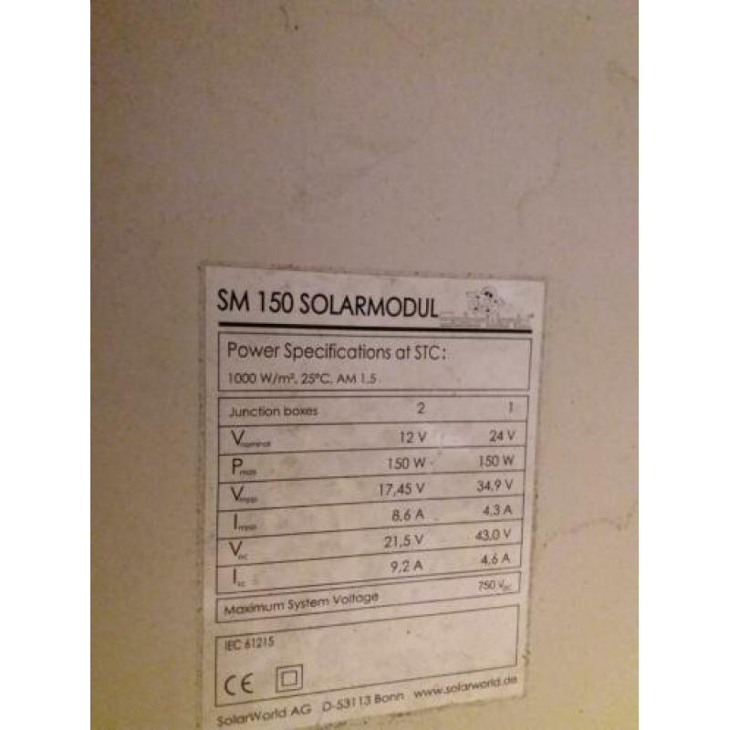 2 setjes zonnepanelen met omvormers