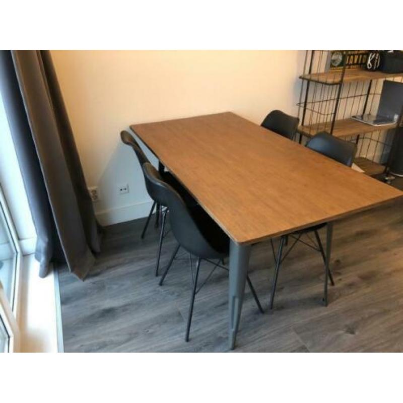 Eettafelset inclusief 4 stoelen