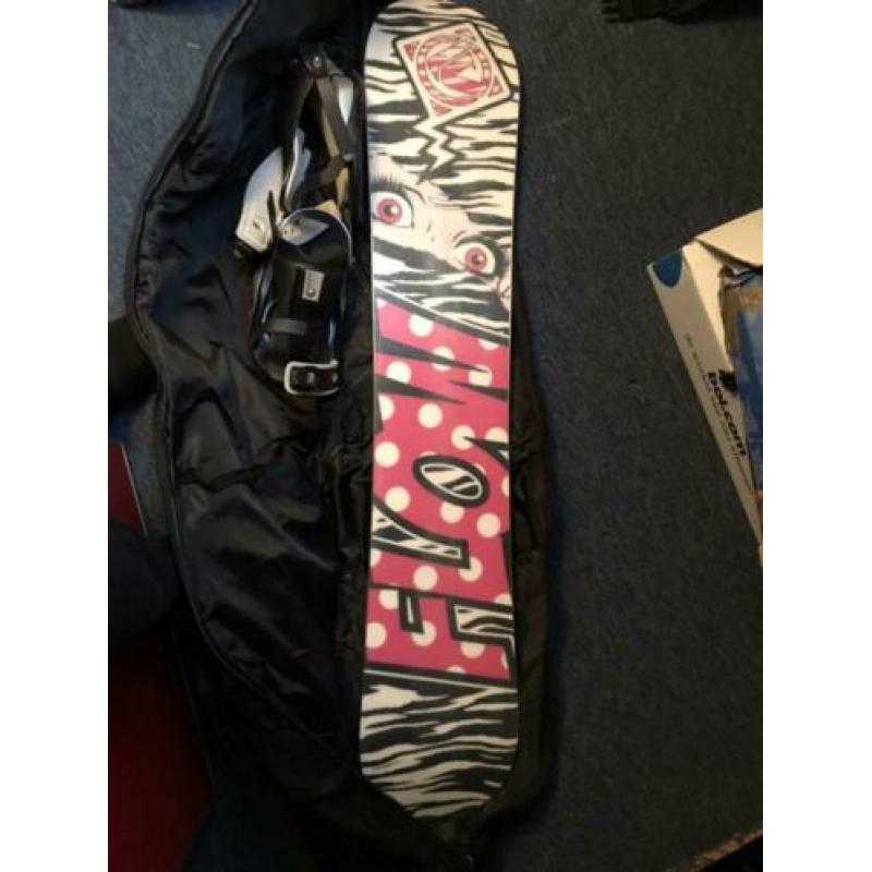 Flow snowboard met snowboardschoenen