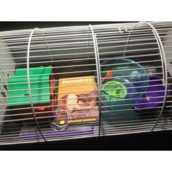 Hamsterkooi met boekje en toebehoren