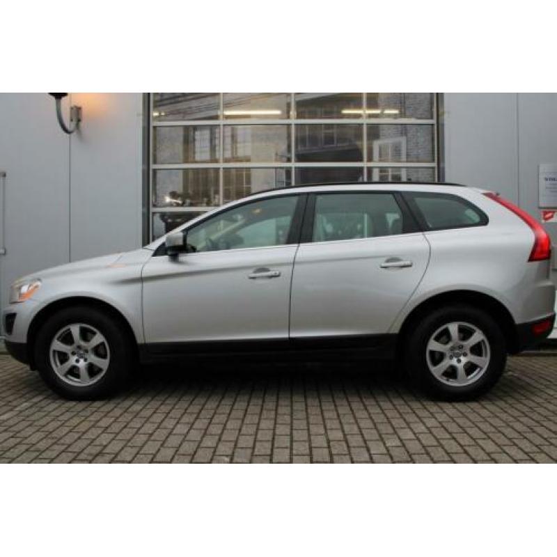 VOLVO XC60 2.0T Automaat Momentum / Climate Control / Cruise