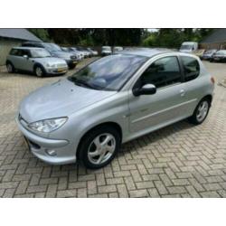Peugeot 206 1.6 16V Quiksilver Met Airco ""Apk 13-06-2020""
