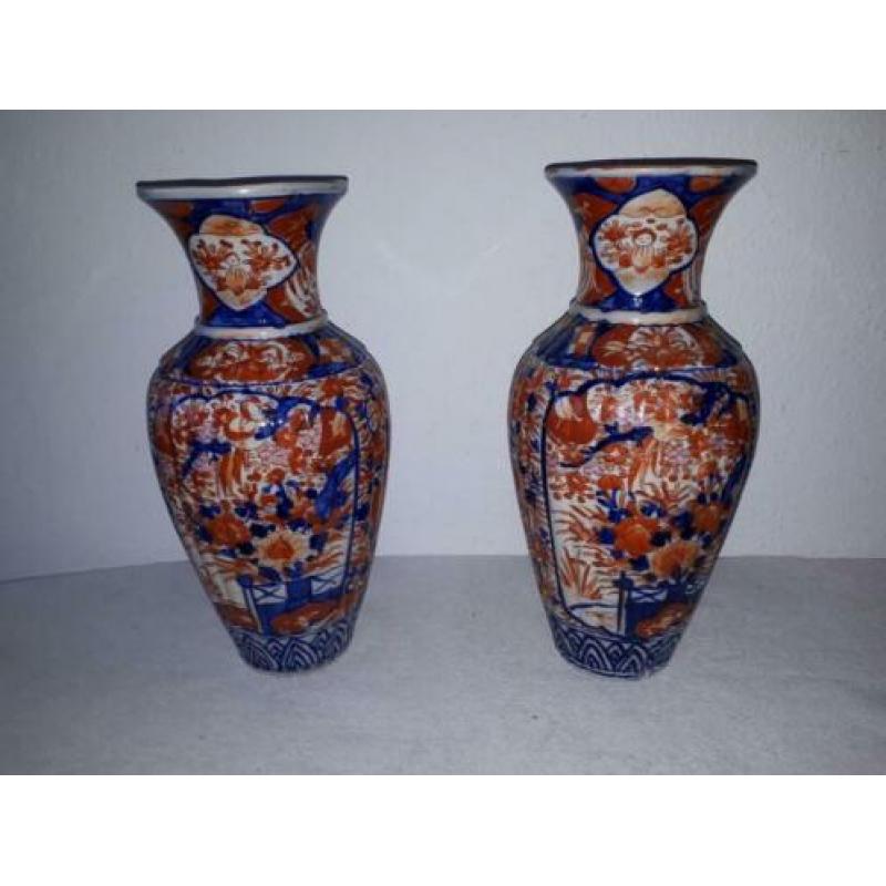 2 Antieke Imari Vazen