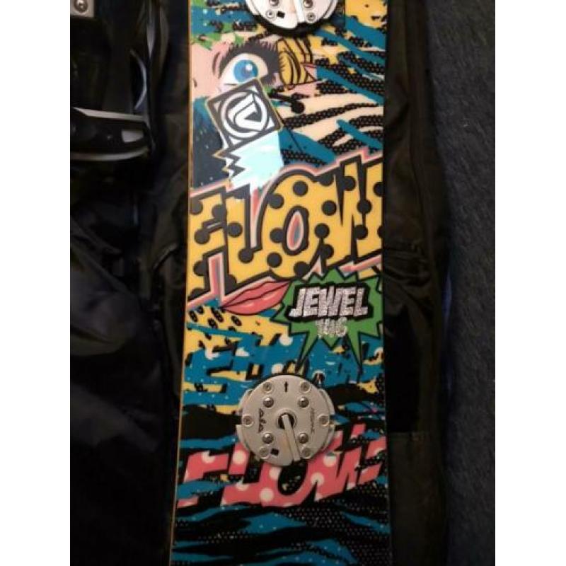Flow snowboard met snowboardschoenen