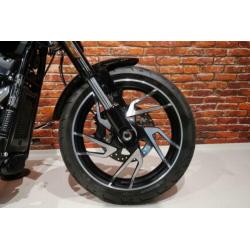 Harley-Davidson FLSB Sport Glide 107 Btw motor, diverse kleu