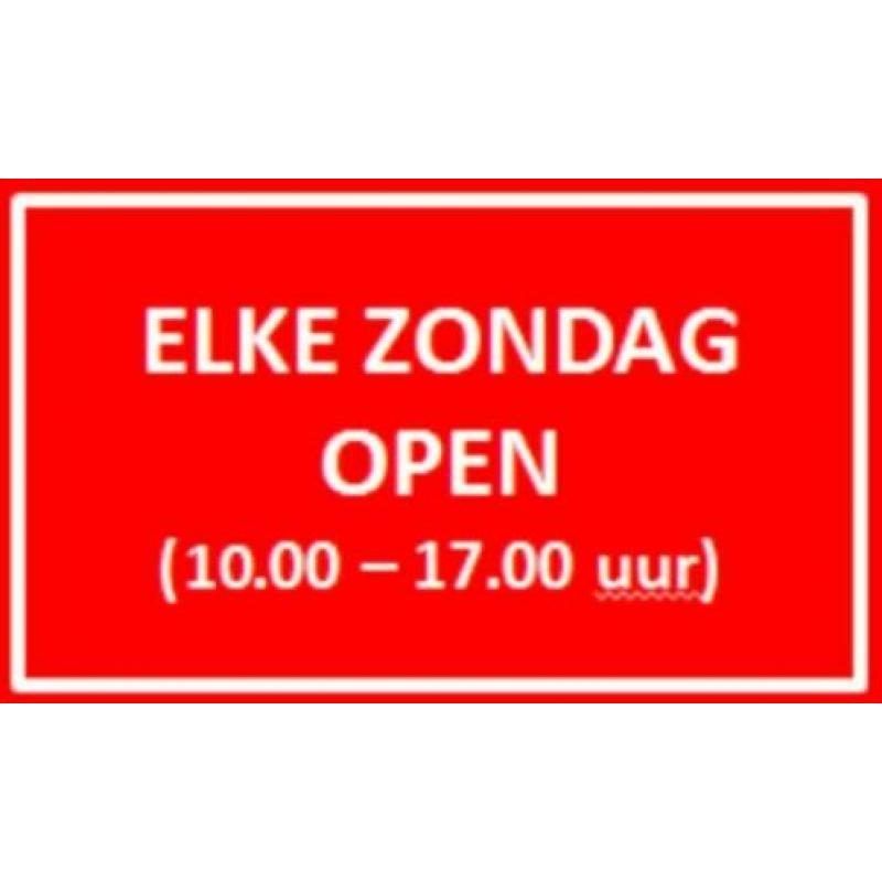 Klein model zwarte chippendeal eet tafel