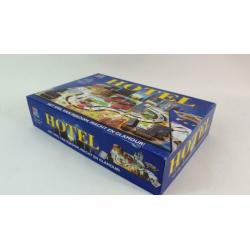 Hotel, bordspel MB Spellen uit 1996, helemaal compleet. 8C3