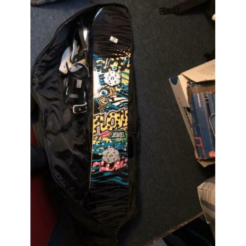 Flow snowboard met snowboardschoenen