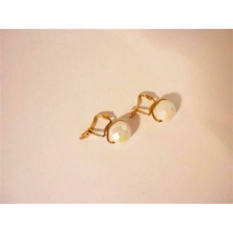 Opruiming Vintage oorstekers opaal / Z 5782