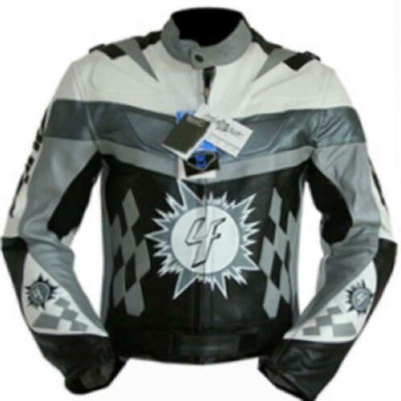 Nieuwe leren motorjas.